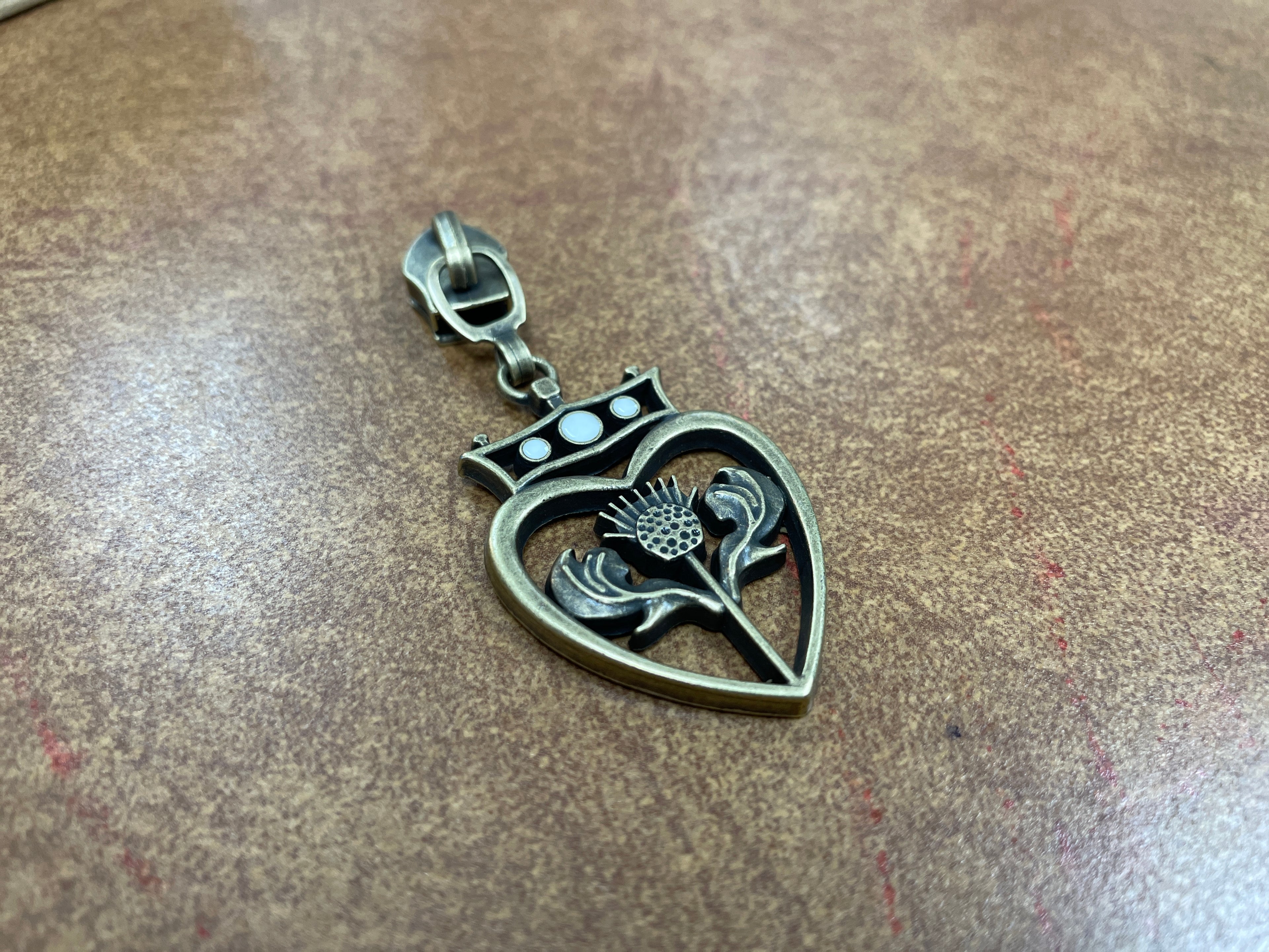 Outlander Heart Crown Zipper Pull #5