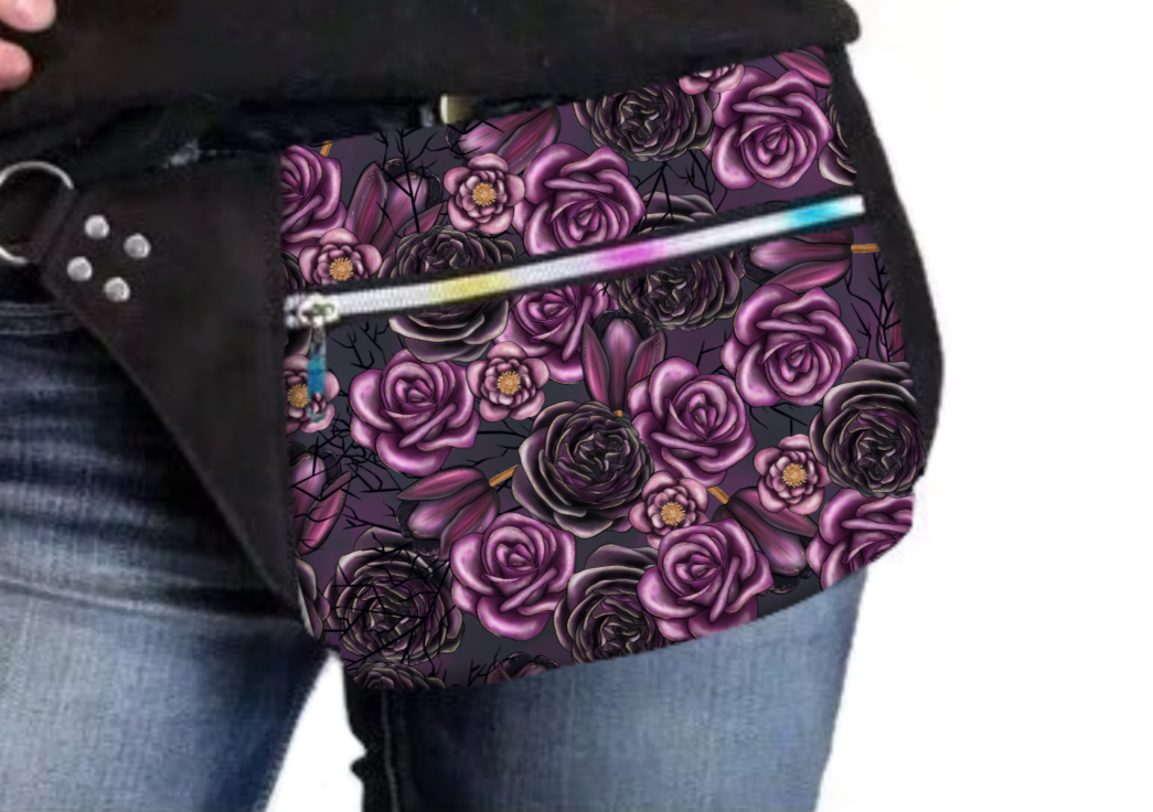 Dark Roses Dayna Pack Pre-Cut Kit. #DaynaPack #lindshandmade #pre-cut #bagsewingkit #darkrosesprint #halloweenroses #fabricprint